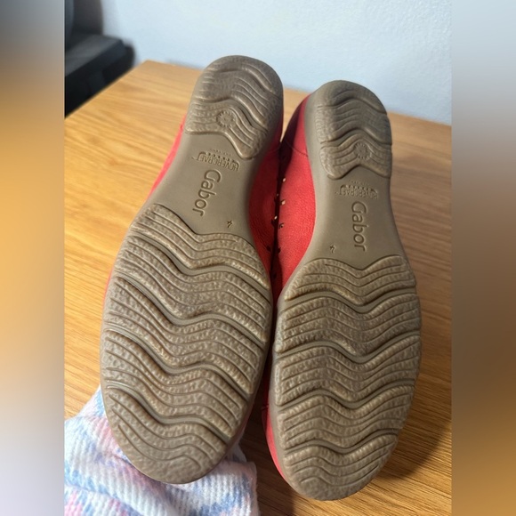 Gabor Ruffle Punched Detail Flats - Picture 8 of 8